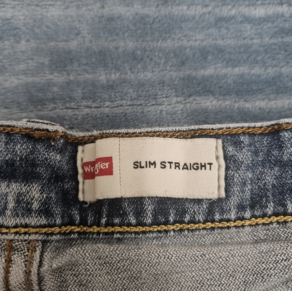 Mens Wrangler Slim Straight Blue Jeans!